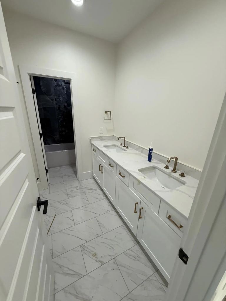 New Construction Plumbing in Port Neches: Primary Bath Trim Out and Fixture Install — photo 3